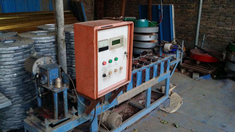 彩條扣扳機(jī)(圖1)